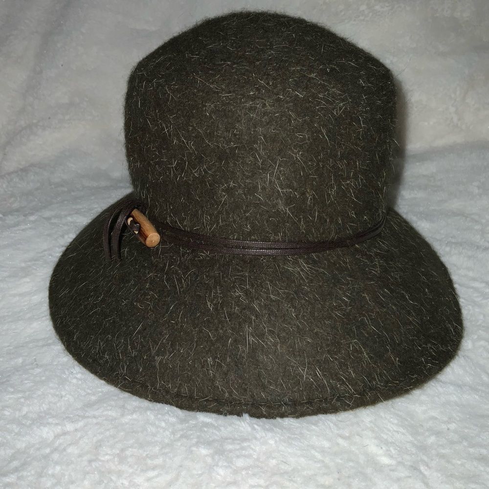 Alessandra Bacci Green Wool Cloche Hat Made in Italy